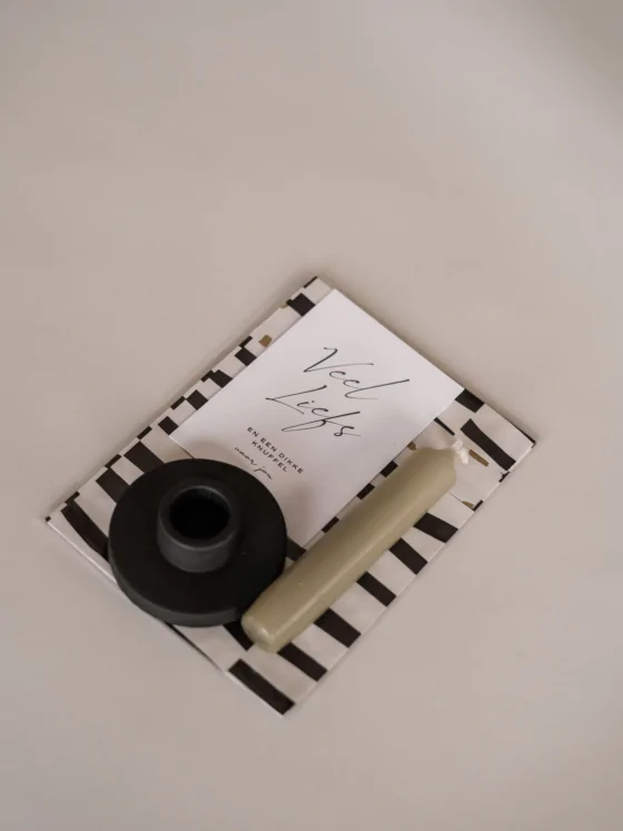 Veel liefs en een dikke knuffel cadeautje - Kandelaar, kaars & A7-kaartje