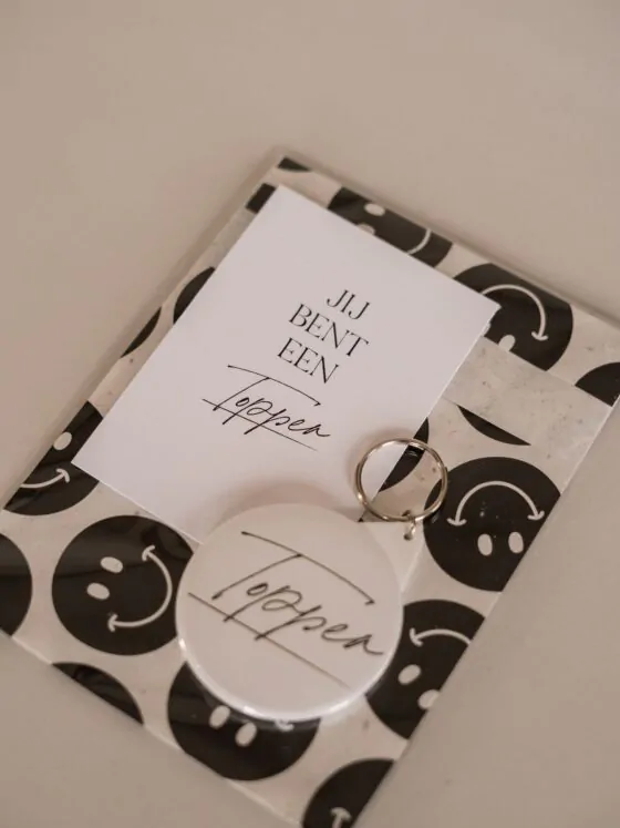 jij bent een topper - cadeautje - sleutelhanger, zakspiegeltje of magneet