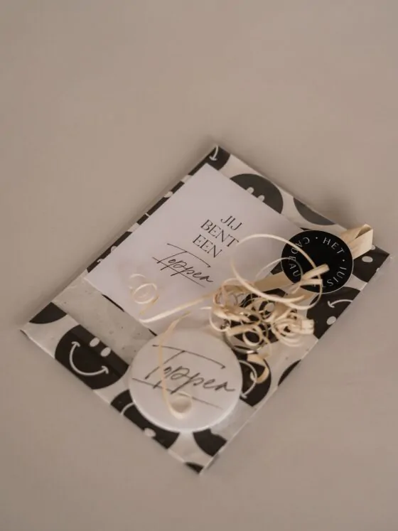 jij bent een topper - cadeautje - sleutelhanger, zakspiegeltje of magneet jij bent een topper - cadeautje - sleutelhanger, zakspiegeltje of magneet