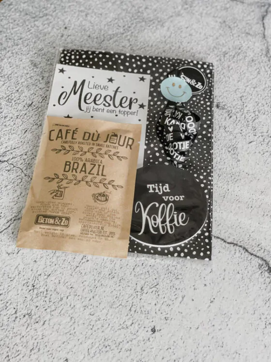 Meester cadeau - Koffie to-go, onderzetter 'tijd voor koffie' & A6-kaartje