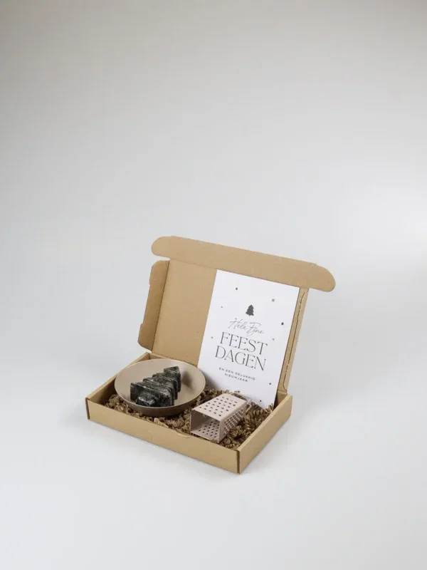 Brievenbus kerstcadeau - Heerlijk ruikend geurblokje, schaaltje & rasp