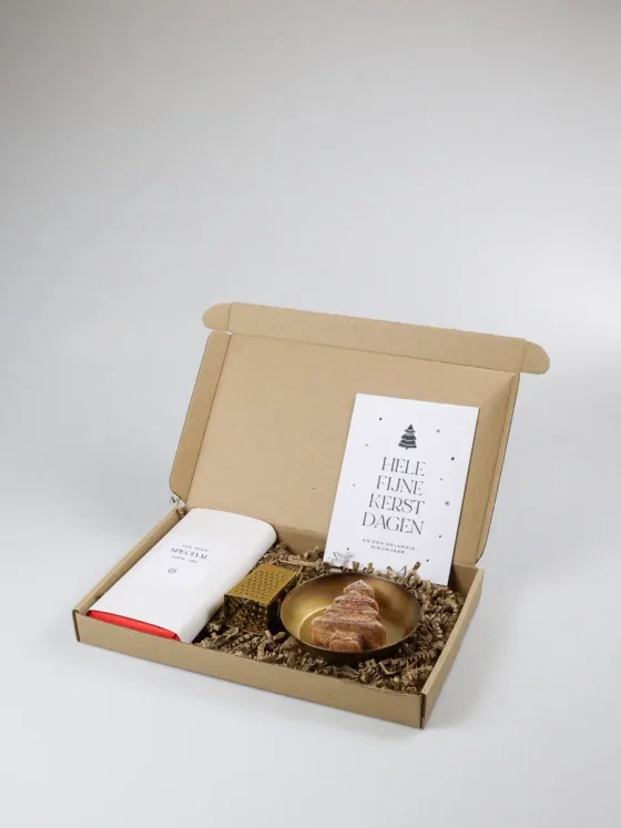 Brievenbus kerstcadeau - Amberblokje, schaaltje, rasp & chocolade Brievenbus kerstcadeau - Amberblokje, schaaltje, rasp & chocolade