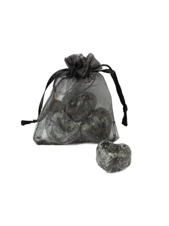 zwarte harte amberblokjes Amberblokjes in organza zakje - 4x hart - Zwart