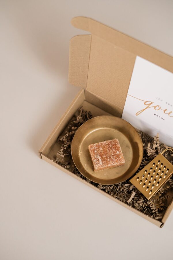 Brievenbus cadeau jij bent goud waard - Amberblokje, schaaltje & rasp