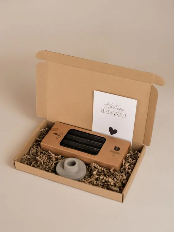 Brievenbus cadeau heel erg bedankt - Set potlood kaarsen en kandelaar Brievenbus cadeau heel erg bedankt - Set potlood kaarsen en kandelaar