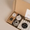 Jij bent goud waard - Brievenbus cadeau - Kandelaar, kaarsen, thee, sleutelhanger & gelukspoppetje