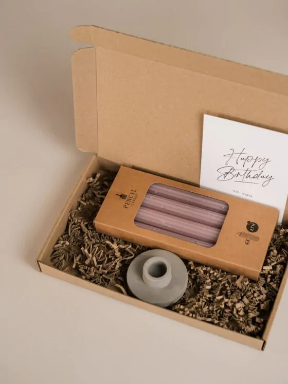 Brievenbus cadeau - Happy Birthday - Set potlood kaarsen en kandelaar