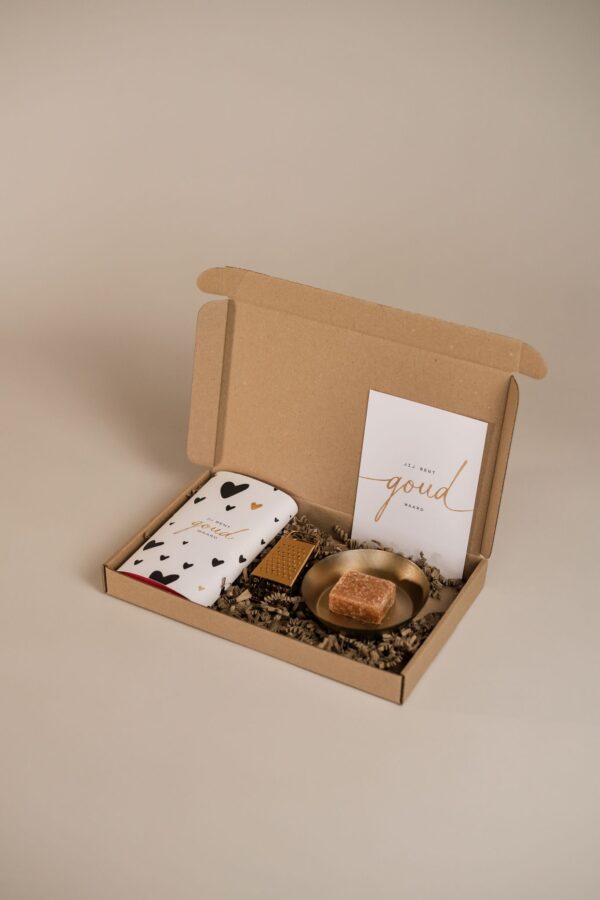 Brievenbus cadeau jij bent goud waard - Amberblokje, schaaltje, rasp & chocolade
