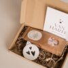 Brievenbus cadeau - van harte gefeliciteerd - Sleutelhanger, gelukspoppetje & snoepjes