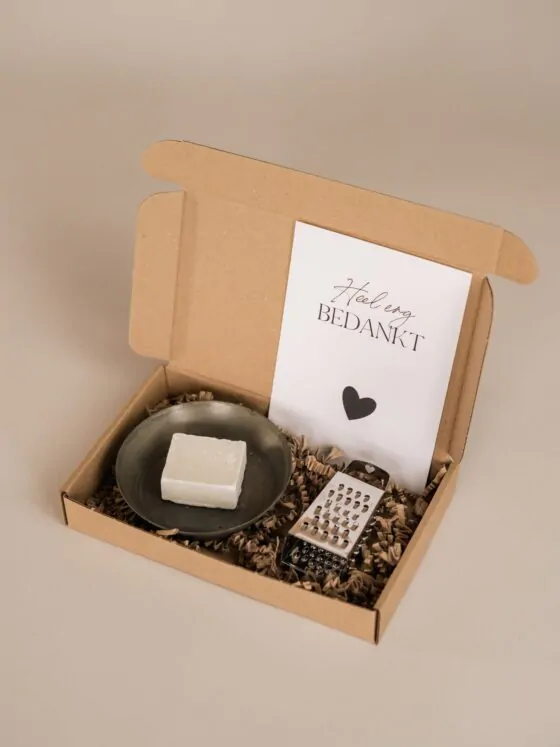 heel erg bedankt brievenbus cadeau- schaaltje, blokje en rasp