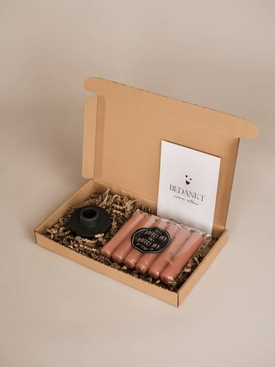 Bedankt brievenbus cadeau - kaarsen en een kandelaar