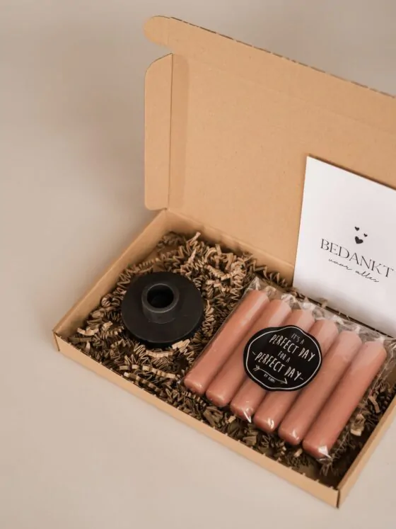 Bedankt brievenbus cadeau - kaarsen en een kandelaar