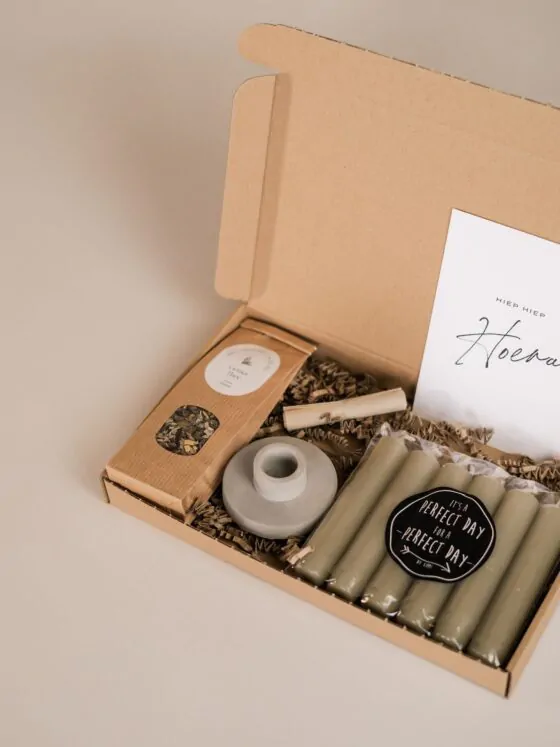hiep hiep hoera brievenbus cadeau, kaarsen, kandelaar, thee
