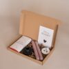 Brievenbus cadeau bedankt - Chocoladereep, spiegel-sleutelhanger, 2 kaarsen & kandelaar