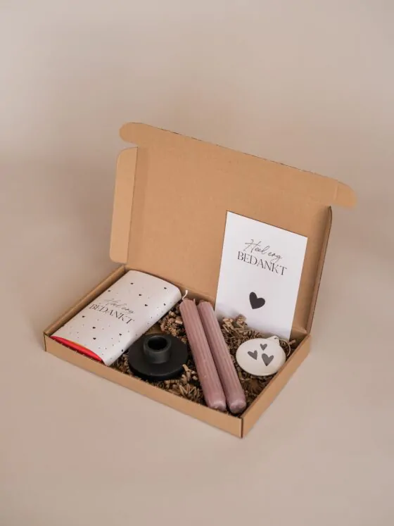 Brievenbus cadeau bedankt - Chocoladereep, spiegel-sleutelhanger, 2 kaarsen & kandelaar