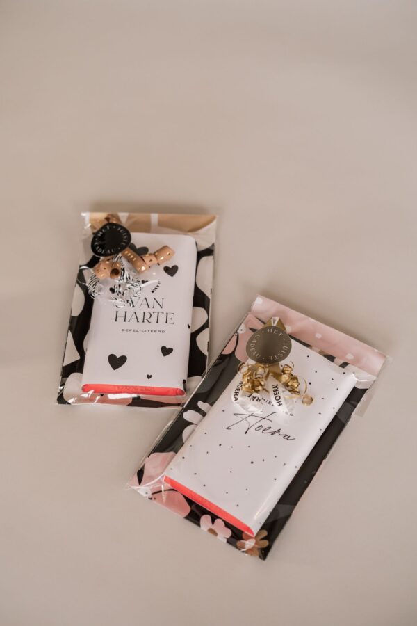van harte gefeliciteerd en hiep hiep hoera chocoladereep cadeautje