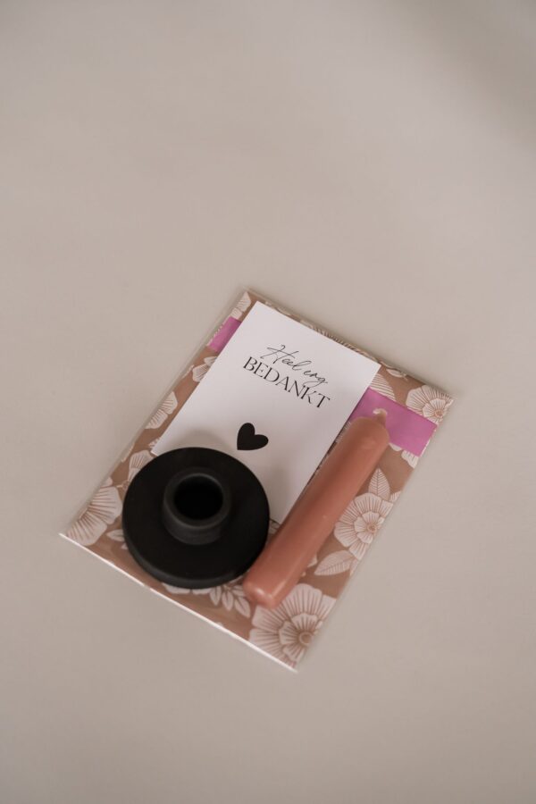 Bedankt - Cadeautje met kaars en kaartje