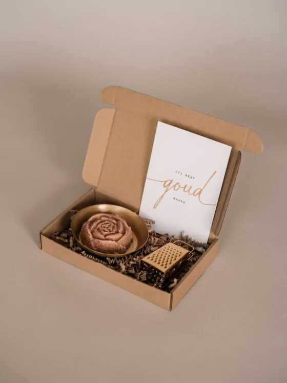 jij bent goud waard brievenbus cadeau - schaaltje, amberblokje roos en rasp