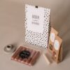 Cadeaupakket een cadeautje hoera geslaagd - kaarsen, kandelaar, thee en snoep