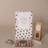Cadeaupakket een cadeautje speciaal voor jou - kaarsen, kandelaar en thee Cadeaupakket een cadeautje speciaal voor jou - kaarsen, kandelaar en thee
