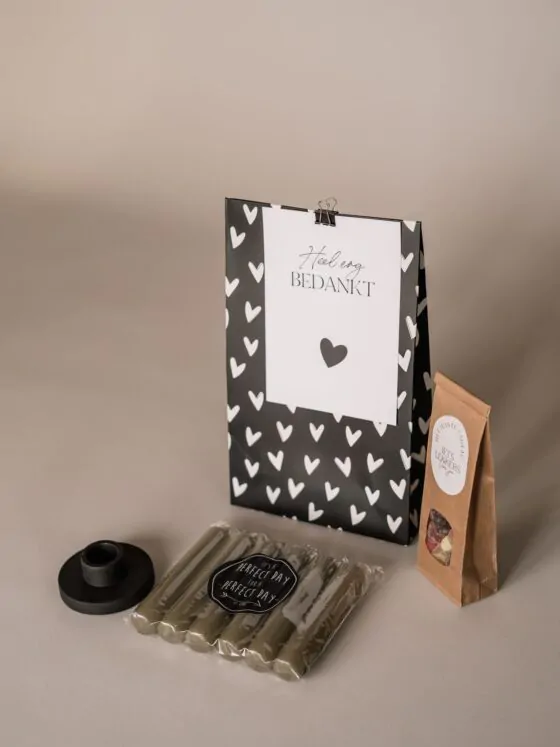 Cadeaupakket bedankt - kaarsen, kandelaar en snoep