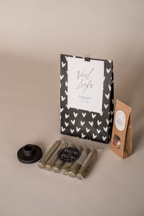 Cadeaupakket veel liefs - Kandelaar, kaarsen & snoepjes