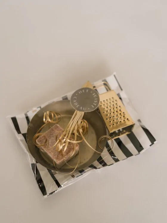 Heerlijk ruikend cadeautje - Amberblokje, schaaltje & rasp
