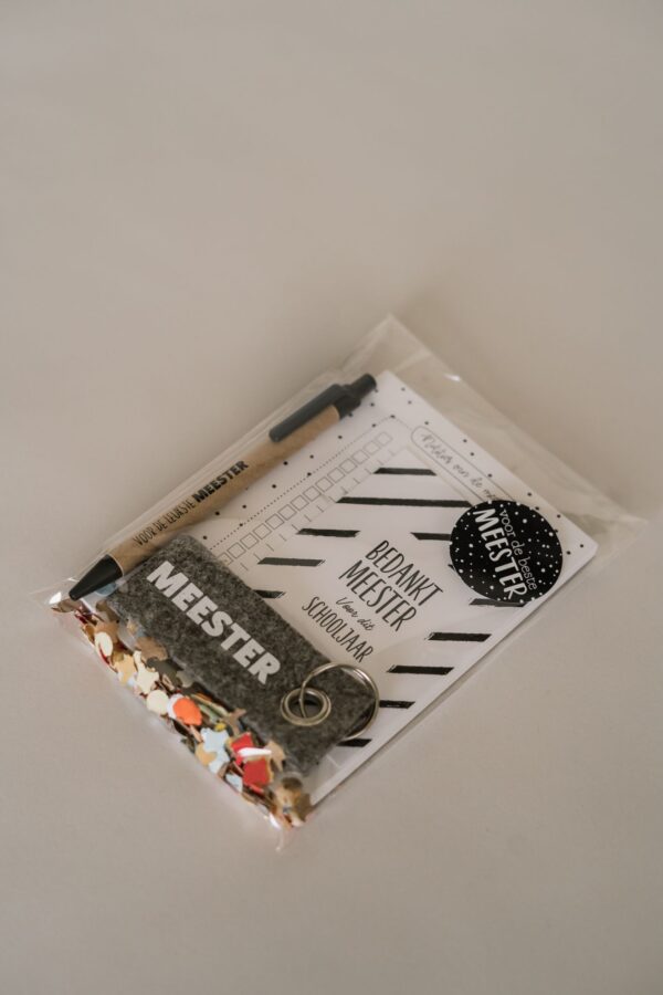 eester cadeau - Notitieblok met pen en sleutelhanger eester cadeau - Notitieblok met pen en sleutelhanger