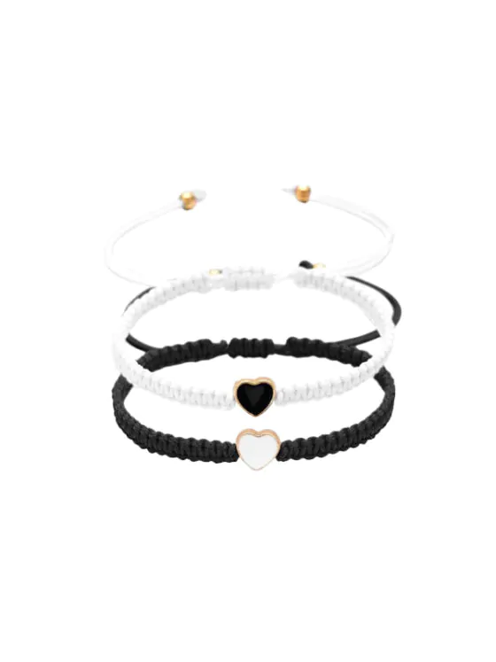armbandjes zwart en wit met een hartje