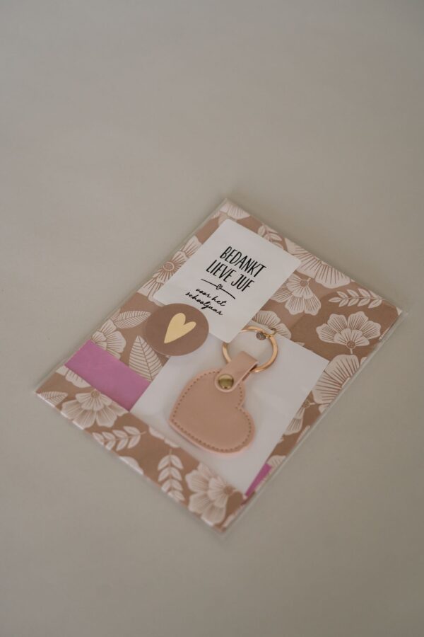 bedankt lieve juf sleutelhanger - roze hart