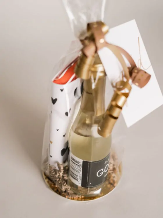 Jij bent Goud waard cadeautje - Fles secco & chocolade reep