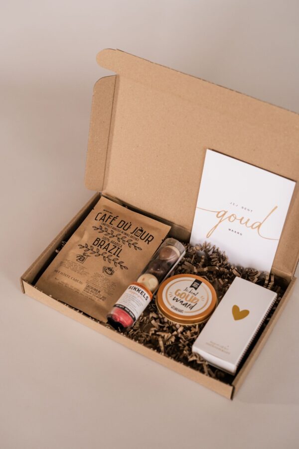jij bent goud waard brievenbus cadeau - lucifers , kaars, koffie, bikkels chocoladePhoto_By_Shanna_HetJuisteCadeau_April265 jij bent goud waard brievenbus cadeau - lucifers , kaars, koffie, bikkels chocolade