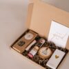 jij bent goud waard brievenbus cadeau - lucifers , kaars, thee, bikkels chocolade