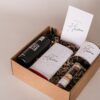 van harte gefeliciteerd cadeau pakket - douchegel, chocoladereep, snoepjes, bikkels, van harte gefeliciteerd cadeau pakket - douchegel, chocoladereep, snoepjes, bikkels,