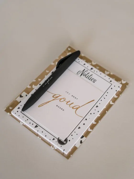 Jij bent goud waard cadeautje - Pen, notitieboekje & A7-kaartje