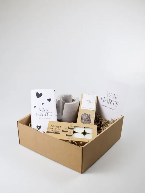 Van harte gefeliciteerd cadeaupakket met waxinelichthouder