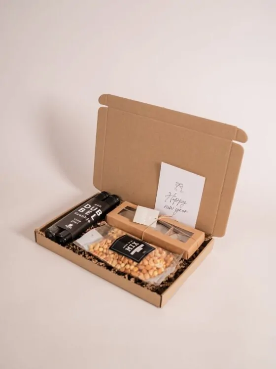 Brievenbus cadeau - Happy New Year pakket vol smaken en sfeer