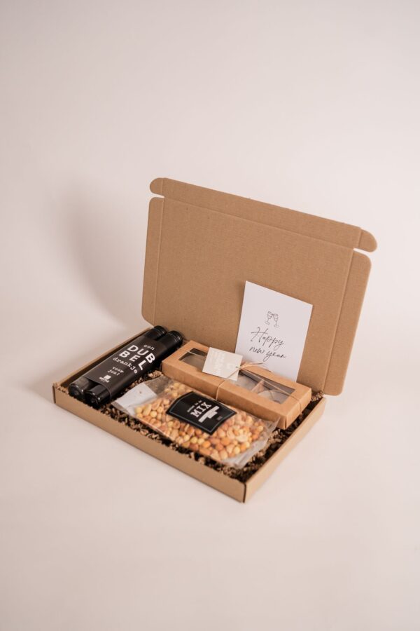 Brievenbus cadeau - Happy New Year pakket vol smaken en sfeer