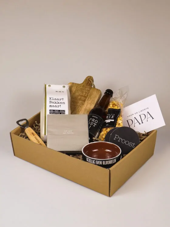 Borrelcadeaupakket voor vader met bier, focaccia en borrelaccessoires