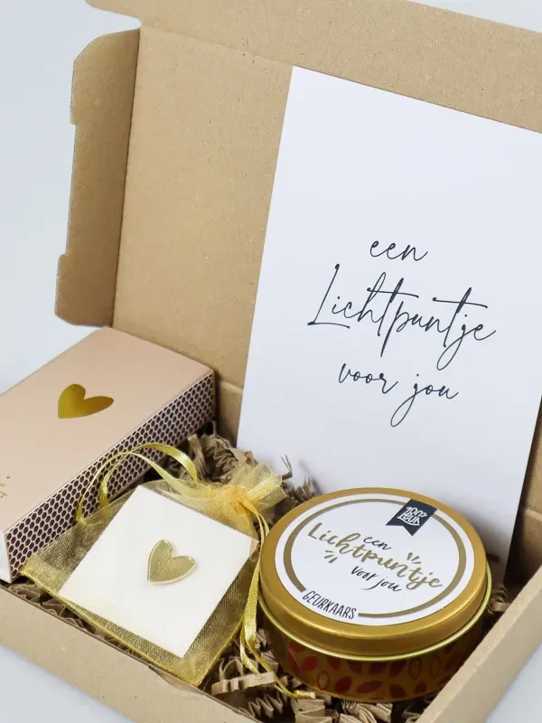 Brievenbus Cadeau een lichtpuntje voor jou - Geurkaars, lucifers & pin hartje