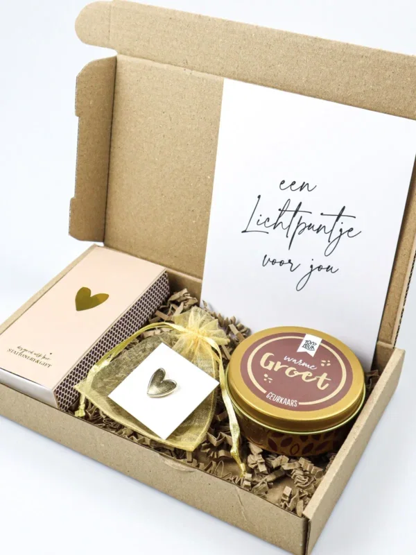 Brievenbus Cadeau een lichtpuntje voor jou - Geurkaars, lucifers & pin hartje Brievenbus Cadeau een lichtpuntje voor jou - Geurkaars, lucifers & pin hartje