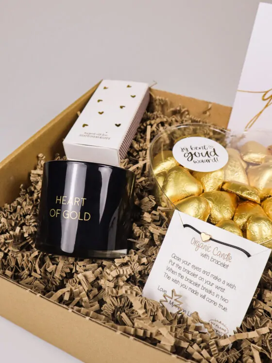 Cadeaupakket Jij bent goud waard met sojawaskaars, chocolade en lucifers
