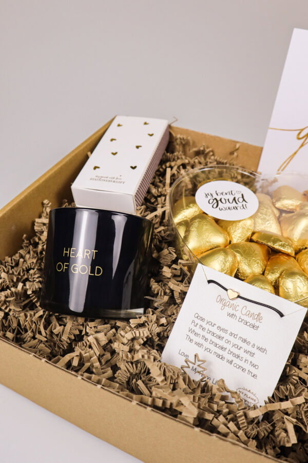 Cadeaupakket Jij bent goud waard met sojawaskaars, chocolade en lucifers