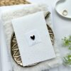 Pin Mini Hartje Zwart met Goud – Subtiel en stijlvol Pin Mini Hartje Zwart met Goud – Subtiel en stijlvol