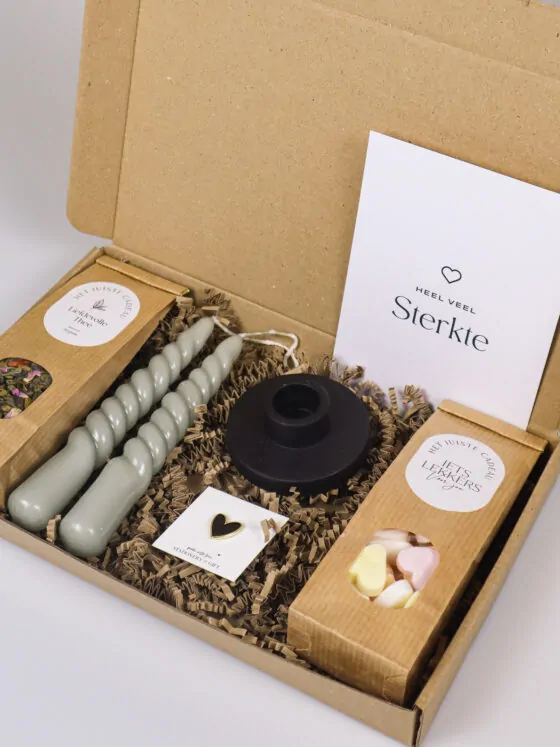 Brievenbus cadeau sterkte – kaars, thee & hartjes