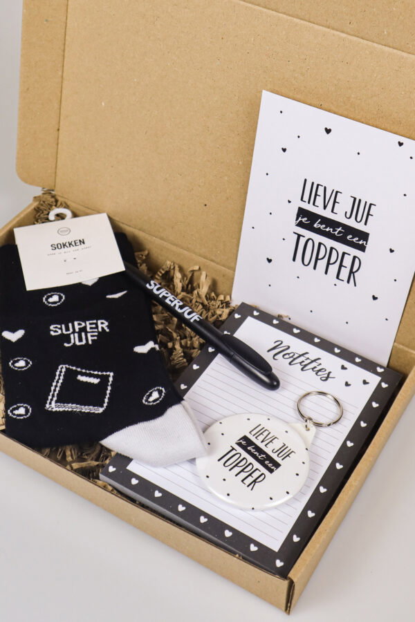 Brievenbus cadeau juf – sokken, pen, sleutelhanger & meer