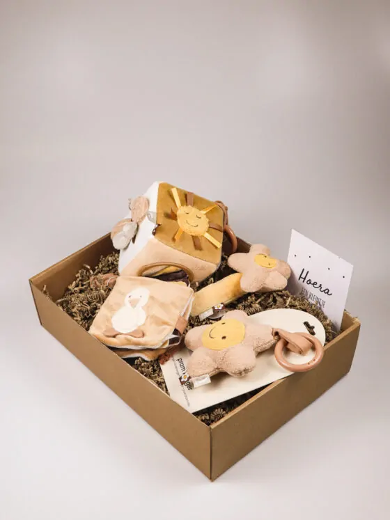 Kraamcadeaupakket Spring Garden met speelgoed Kraamcadeaupakket Spring Garden met speelgoed