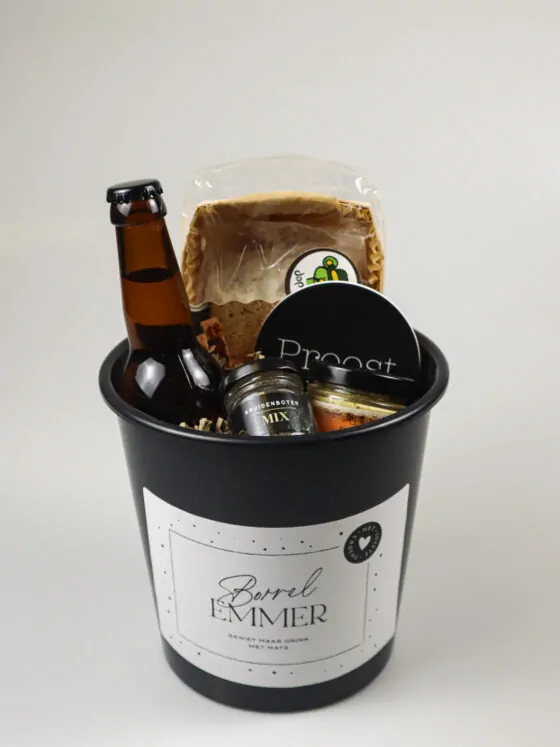 Borrel emmer cadeau - bier, kruidenboter mix, bierdip & bierbrood