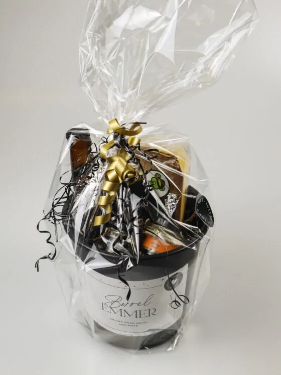 Borrel emmer cadeau - bier, kruidenboter mix, bierdip & bierbrood