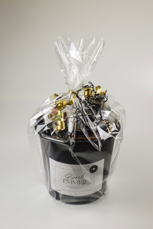 Borrel emmer cadeau - chips, notjes, borrelschaaltjes & kaartspel